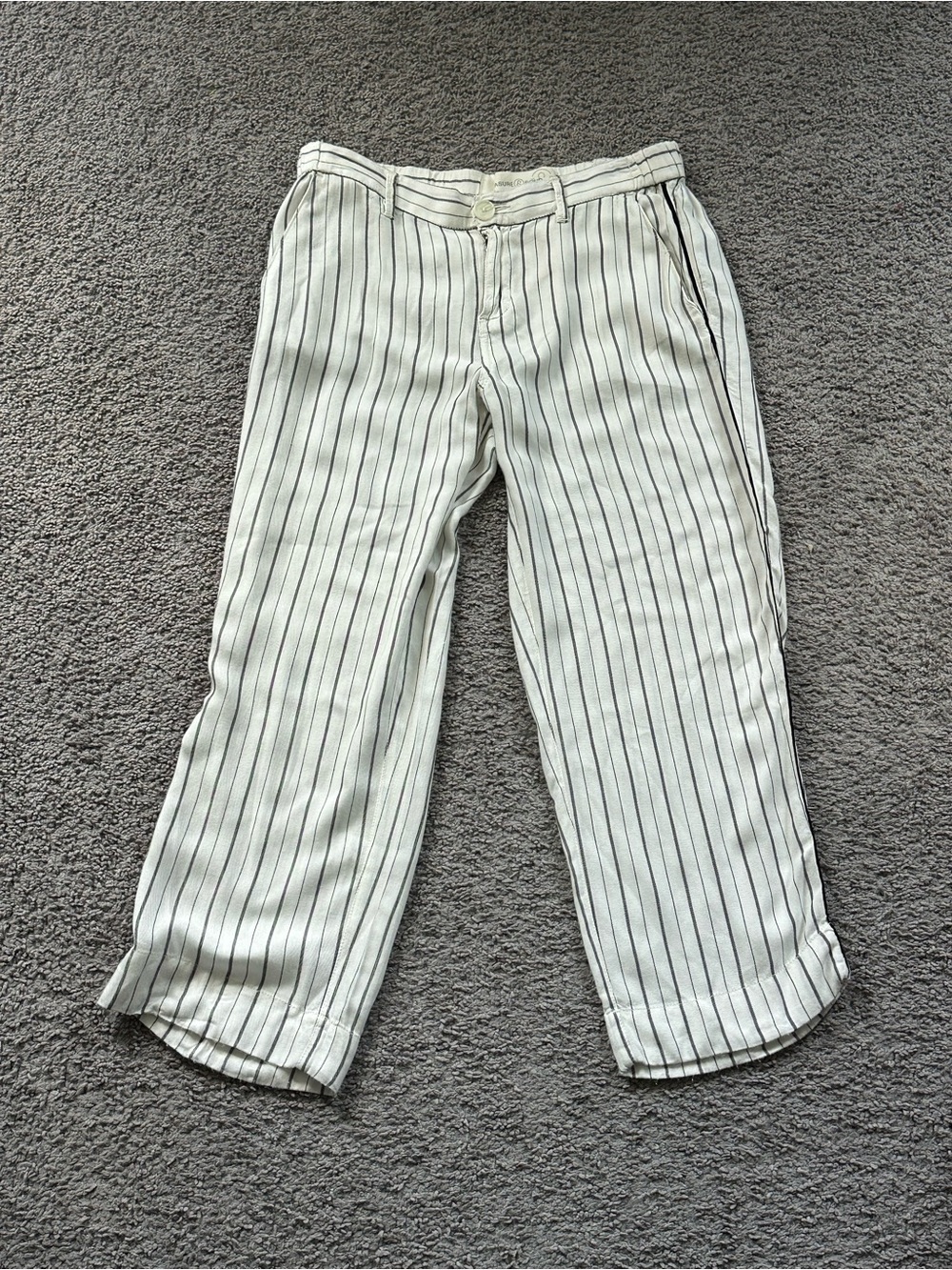 Treasure & Bond Women's White Pinstripe Casual soft lightweight pants